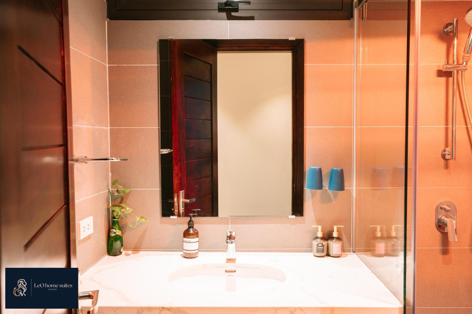 Home Suites -Natural Light -Projector -Spacious - 2Br Incenter Hanoi Exterior foto
